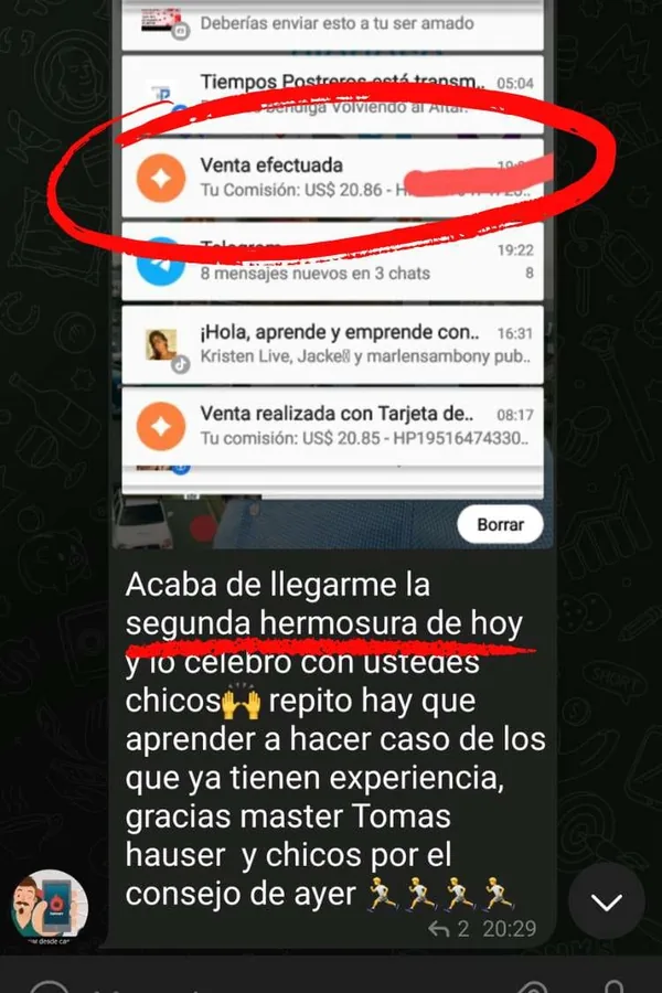 Alumno celebrando su segunda venta del día
